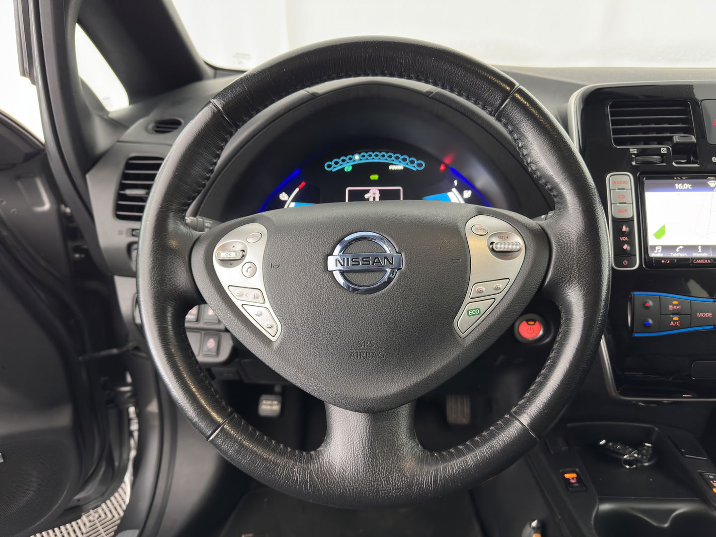 Nissan Leaf Tekna 30 kWh {SOH-78%} Aut. *LUXURY-LEATHER | FULL-LED | BOSE-SURROUND | TOP-VIEW | KEYLESS | NAVI-FULLMAP | ECC | HEATED-COMFORTSEATS | CAMERA | DIGI-COCKPIT | PRIVACY-GLASS | 17"ALU*