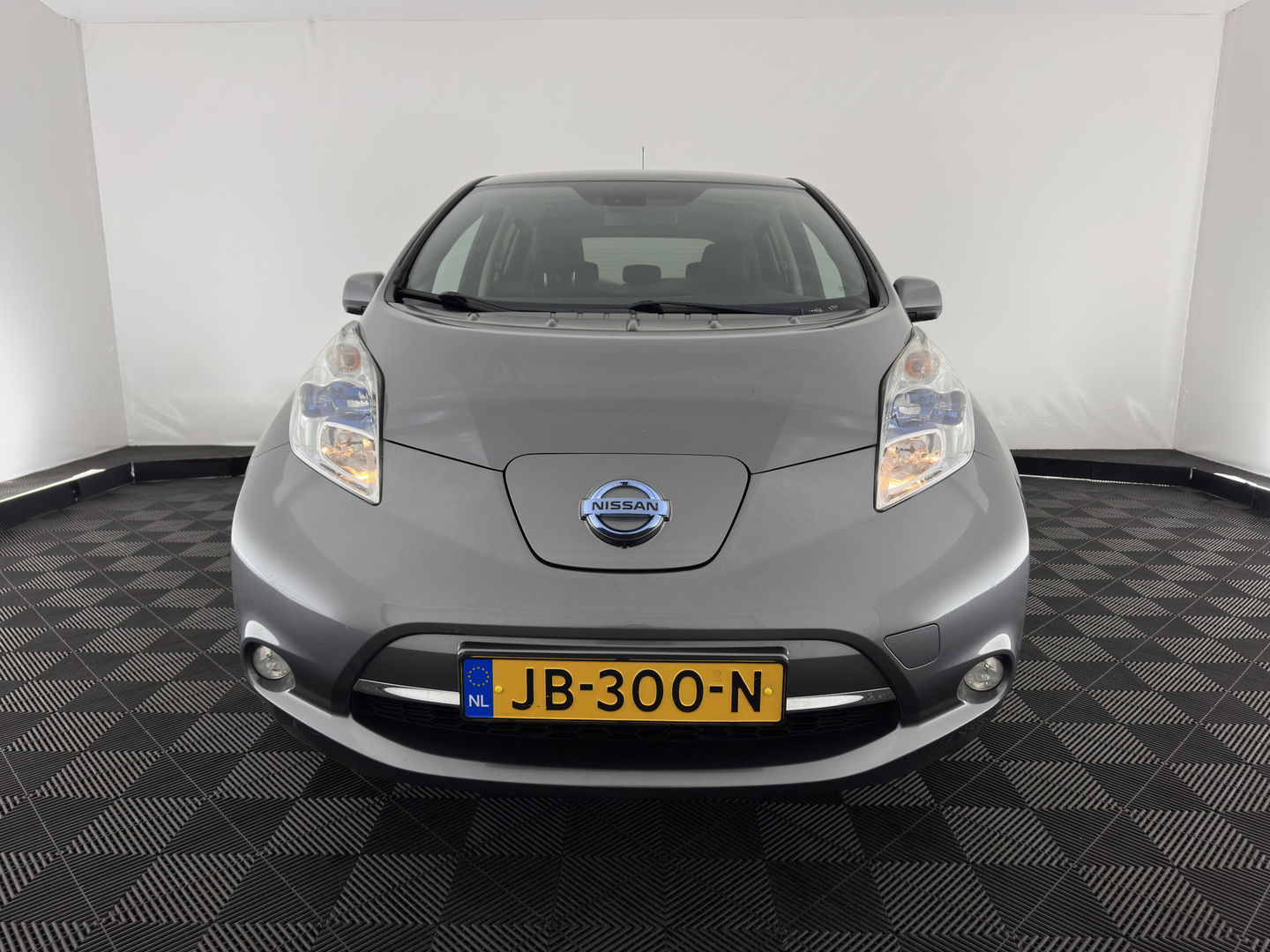 Nissan Leaf Tekna 30 kWh {SOH-78%} Aut. *LUXURY-LEATHER | FULL-LED | BOSE-SURROUND | TOP-VIEW | KEYLESS | NAVI-FULLMAP | ECC | HEATED-COMFORTSEATS | CAMERA | DIGI-COCKPIT | PRIVACY-GLASS | 17"ALU*