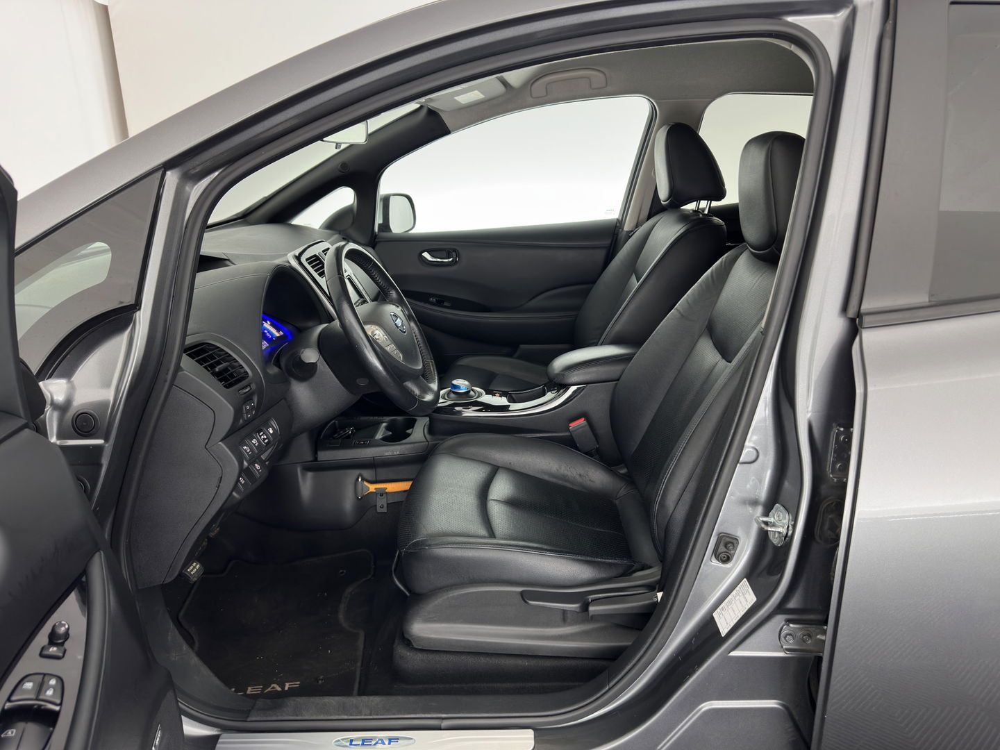 Nissan Leaf Tekna 30 kWh {SOH-78%} Aut. *LUXURY-LEATHER | FULL-LED | BOSE-SURROUND | TOP-VIEW | KEYLESS | NAVI-FULLMAP | ECC | HEATED-COMFORTSEATS | CAMERA | DIGI-COCKPIT | PRIVACY-GLASS | 17"ALU*