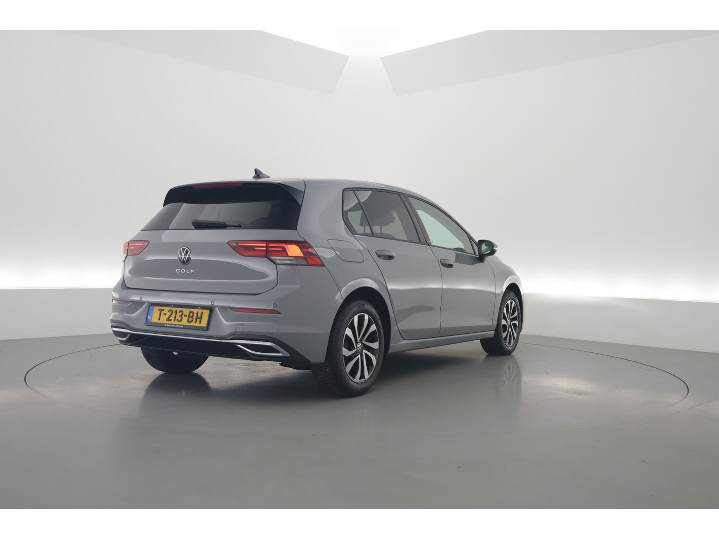 Volkswagen Golf 1.5 eTSI DSG | Navi | Stoel- Stuurverw. | Adapt. Cruise | Apple CarPlay