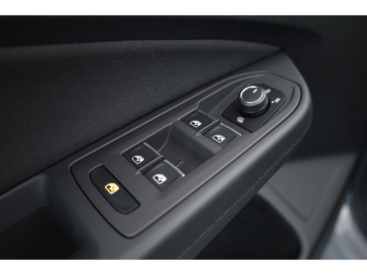 Volkswagen Golf 1.5 eTSI DSG | Navi | Stoel- Stuurverw. | Adapt. Cruise | Apple CarPlay