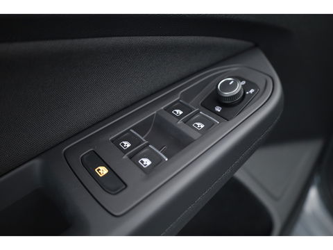 Volkswagen Golf 1.5 eTSI DSG | Navi | Stoel- Stuurverw. | Adapt. Cruise | Apple CarPlay