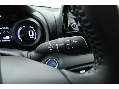 Toyota Yaris 1.5 Hybrid Dynamic | Apple CarPlay & Android Auto | Camera | Airco | Adapt. Cruise | Keyless