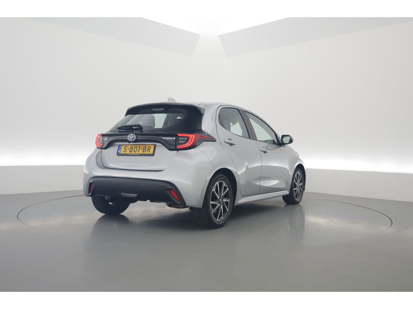 Toyota Yaris 1.5 Hybrid Dynamic | Apple CarPlay & Android Auto | Camera | Airco | Adapt. Cruise | Keyless