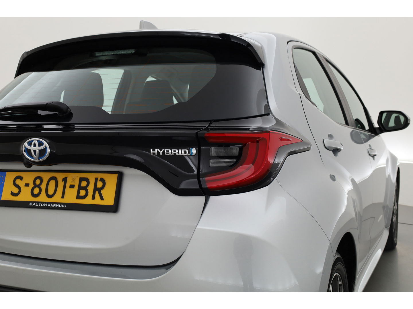 Toyota Yaris 1.5 Hybrid Dynamic | Apple CarPlay & Android Auto | Camera | Airco | Adapt. Cruise | Keyless