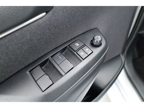 Toyota Yaris 1.5 Hybrid Dynamic | Apple CarPlay & Android Auto | Camera | Airco | Adapt. Cruise | Keyless