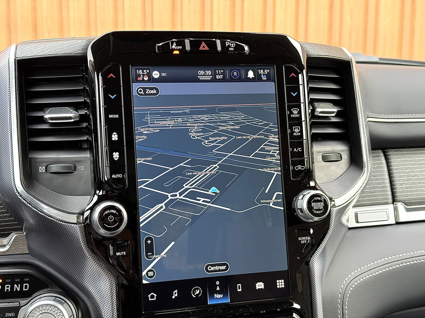 Dodge Ram 1500 5.7 V8 4x4 Crew Cab Limited | Luchtvering | LPG | Harman/Kardon | Panoramadak | 22" Lichtmetaal | Stoelventilatie / verwarming | Stuurwielverwarming | 360° Camera | Spiegel Camera |