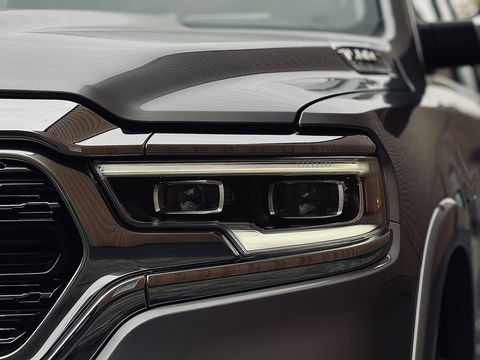 Dodge Ram 1500 5.7 V8 4x4 Crew Cab Limited | Luchtvering | LPG | Harman/Kardon | Panoramadak | 22" Lichtmetaal | Stoelventilatie / verwarming | Stuurwielverwarming | 360° Camera | Spiegel Camera |