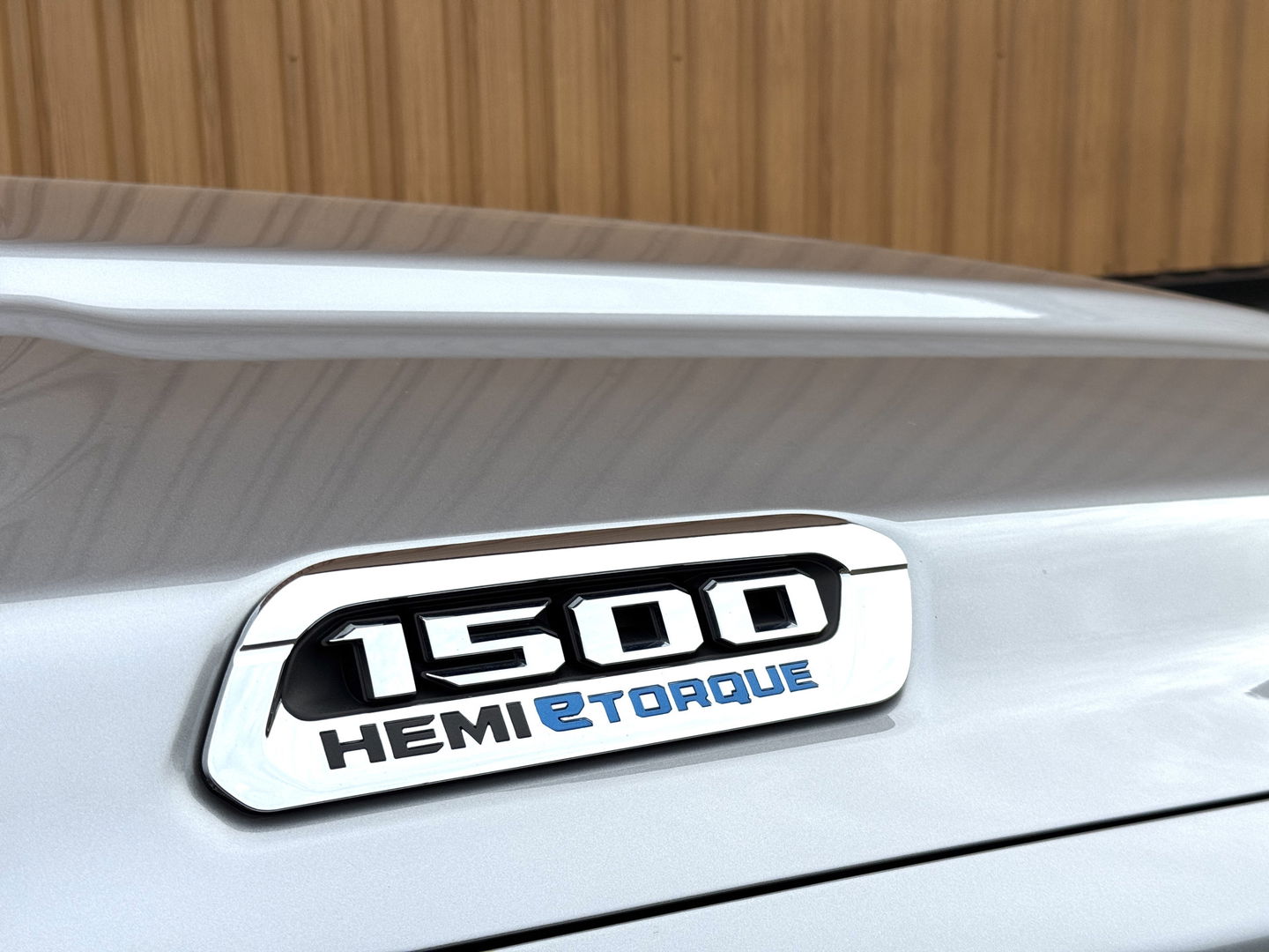 Dodge Ram 1500 5.7 V8 4x4 Crew Cab Limited | Luchtvering | LPG | Harman/Kardon | Panoramadak | 22" Lichtmetaal | Stoelventilatie / verwarming | Stuurwielverwarming | 360° Camera | Spiegel Camera |