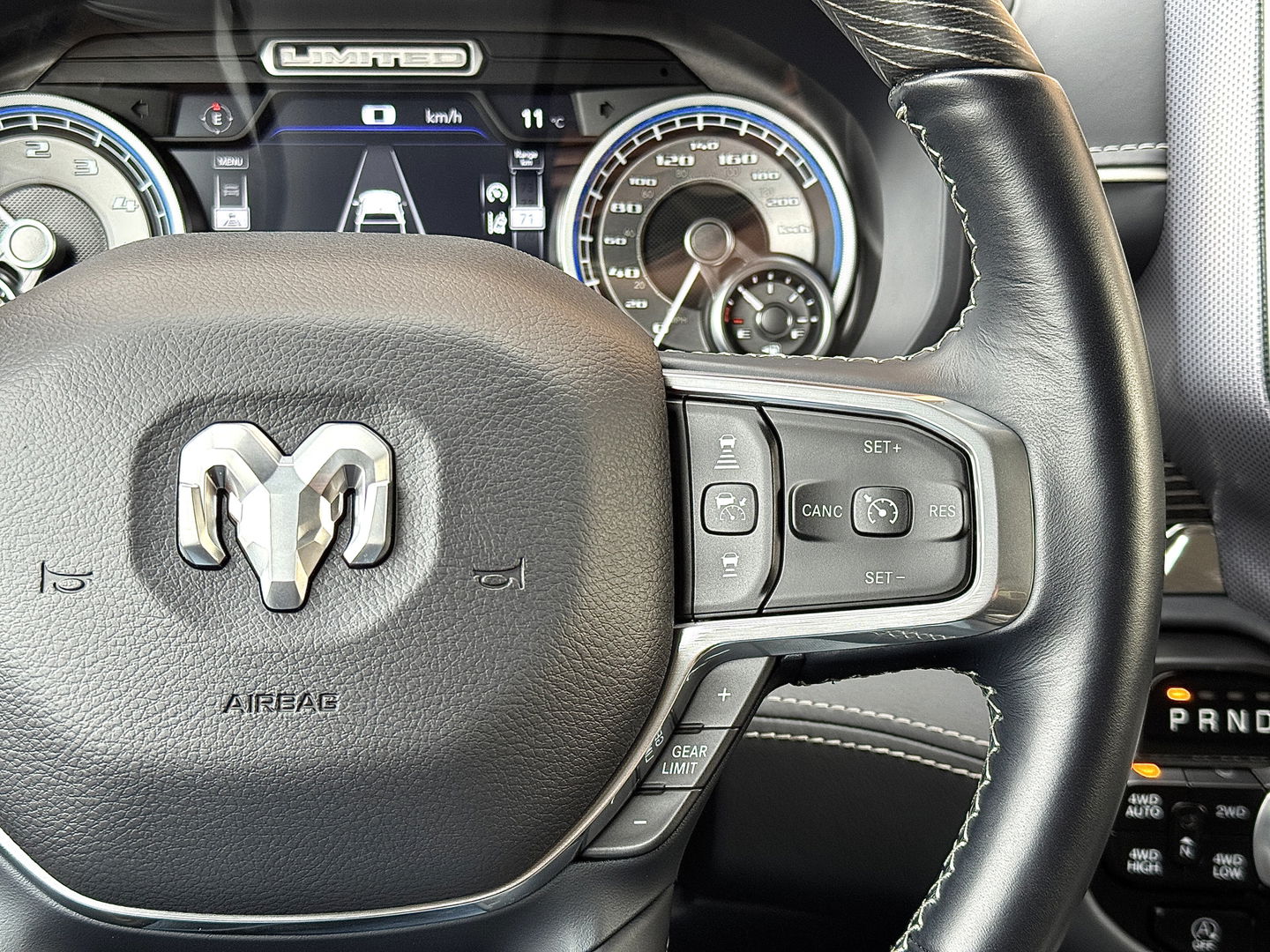 Dodge Ram 1500 5.7 V8 4x4 Crew Cab Limited | Luchtvering | LPG | Harman/Kardon | Panoramadak | 22" Lichtmetaal | Stoelventilatie / verwarming | Stuurwielverwarming | 360° Camera | Spiegel Camera |