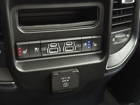 Dodge Ram 1500 5.7 V8 4x4 Crew Cab Limited | Luchtvering | LPG | Harman/Kardon | Panoramadak | 22" Lichtmetaal | Stoelventilatie / verwarming | Stuurwielverwarming | 360° Camera | Spiegel Camera |