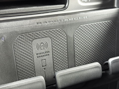 Dodge Ram 1500 5.7 V8 4x4 Crew Cab Limited | Luchtvering | LPG | Harman/Kardon | Panoramadak | 22" Lichtmetaal | Stoelventilatie / verwarming | Stuurwielverwarming | 360° Camera | Spiegel Camera |