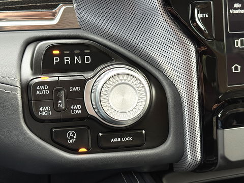 Dodge Ram 1500 5.7 V8 4x4 Crew Cab Limited | Luchtvering | LPG | Harman/Kardon | Panoramadak | 22" Lichtmetaal | Stoelventilatie / verwarming | Stuurwielverwarming | 360° Camera | Spiegel Camera |