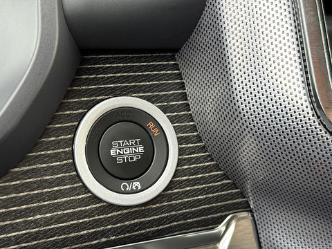 Dodge Ram 1500 5.7 V8 4x4 Crew Cab Limited | Luchtvering | LPG | Harman/Kardon | Panoramadak | 22" Lichtmetaal | Stoelventilatie / verwarming | Stuurwielverwarming | 360° Camera | Spiegel Camera |