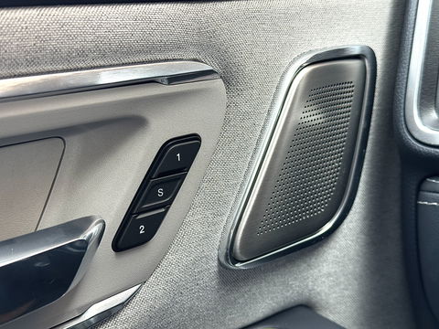 Dodge Ram 1500 5.7 V8 4x4 Crew Cab Limited | Luchtvering | LPG | Harman/Kardon | Panoramadak | 22" Lichtmetaal | Stoelventilatie / verwarming | Stuurwielverwarming | 360° Camera | Spiegel Camera |