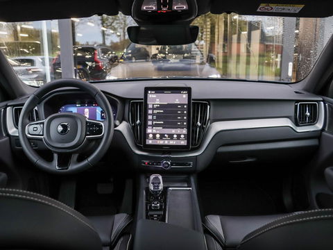 Volvo XC60 T6 Plus Black Edition MY 2026 Panodak 360 cam 21 inch