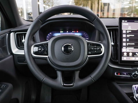 Volvo XC60 T6 Plus Black Edition MY 2026 Panodak 360 cam 21 inch