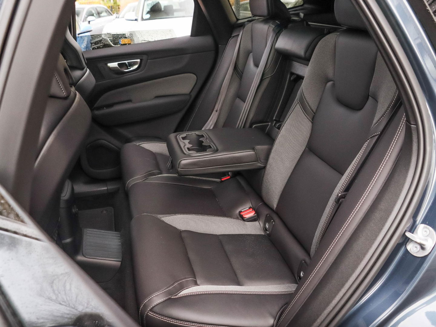 Volvo XC60 T6 Plus Black Edition MY 2026 Panodak 360 cam 21 inch