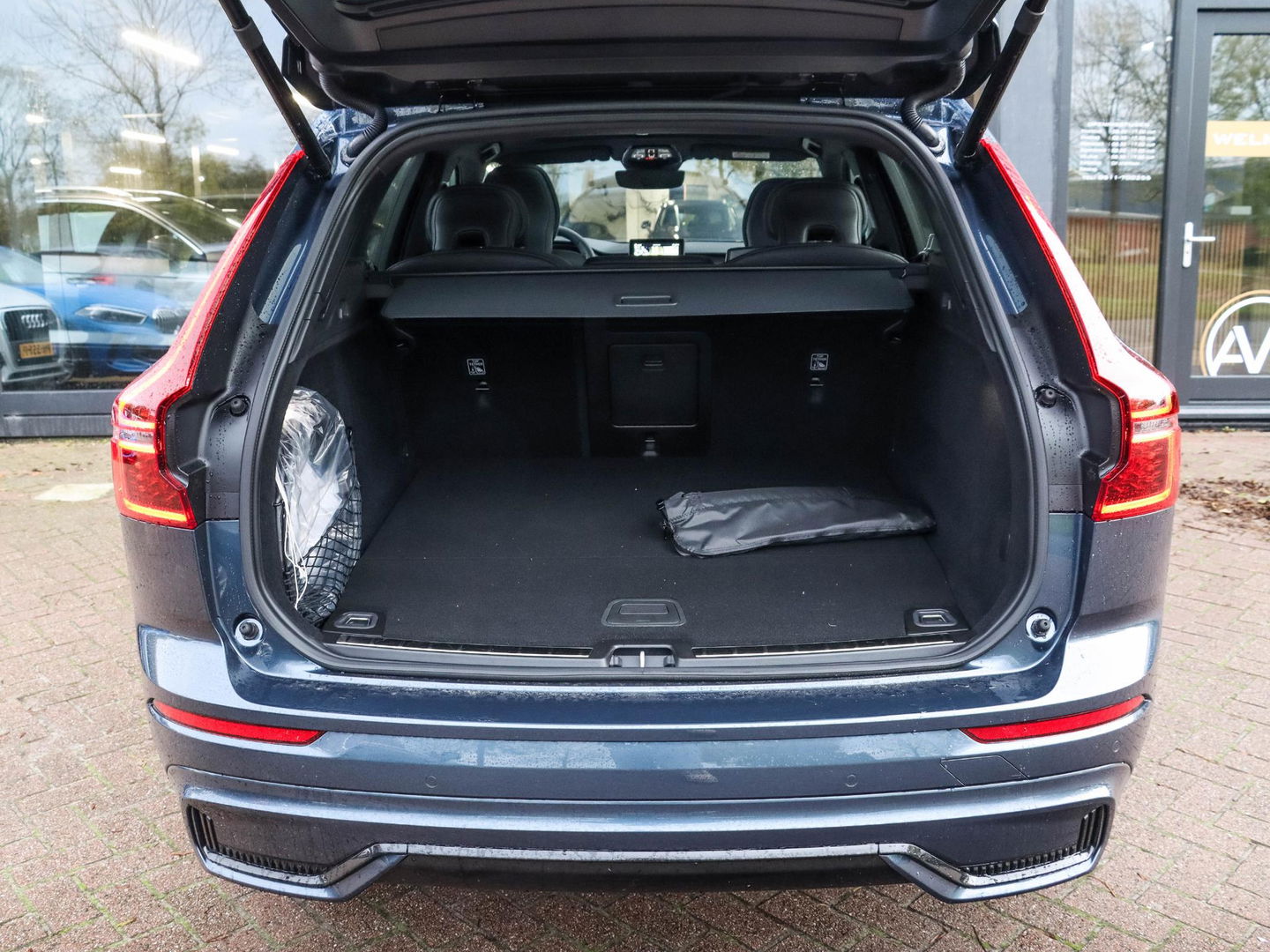 Volvo XC60 T6 Plus Black Edition MY 2026 Panodak 360 cam 21 inch