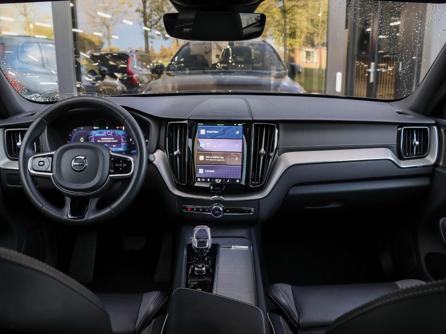 Volvo XC60 T6 AWD Ultra Black Edition Pano HUD 360cam 21''