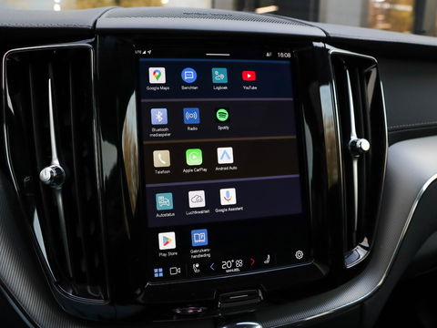 Volvo XC60 T6 AWD Ultra Black Edition Pano HUD 360cam 21''