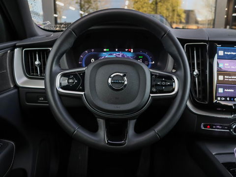 Volvo XC60 T6 AWD Ultra Black Edition Pano HUD 360cam 21''