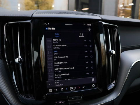 Volvo XC60 T6 AWD Ultra Black Edition Pano HUD 360cam 21''