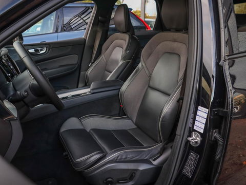 Volvo XC60 T6 AWD Ultra Black Edition Pano HUD 360cam 21''