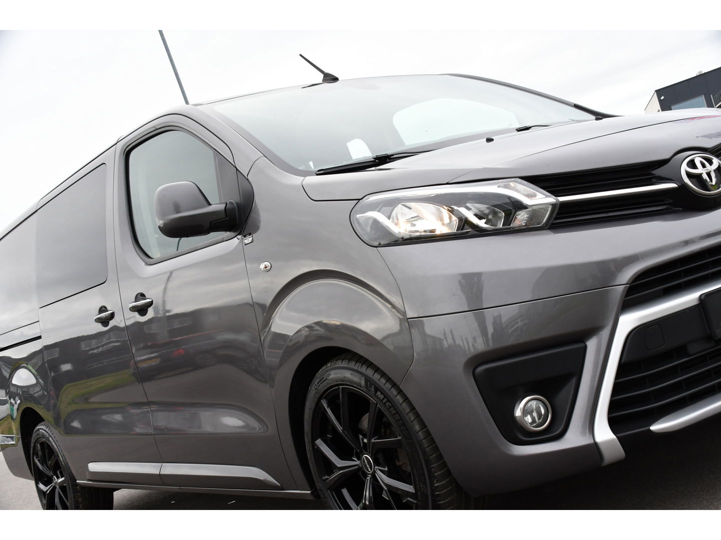 Toyota ProAce Worker 2.0 L3 DC PB Edition Camera, Cruise, Carplay, Clima, 177pk, Automaat, 2 x Schuifdeur, Keyless, NAVI, Uniek!