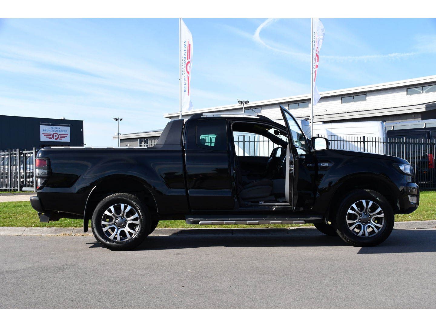 Ford Ranger 3.2 TDCi Wildtrak Supercab Camera, Adaptieve Cruise, 3500kg Trekhaak, Carplay, Automaat, 4x4, Multimedia, Uniek!