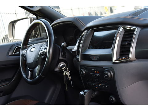 Ford Ranger 3.2 TDCi Wildtrak Supercab Camera, Adaptieve Cruise, 3500kg Trekhaak, Carplay, Automaat, 4x4, Multimedia, Uniek!