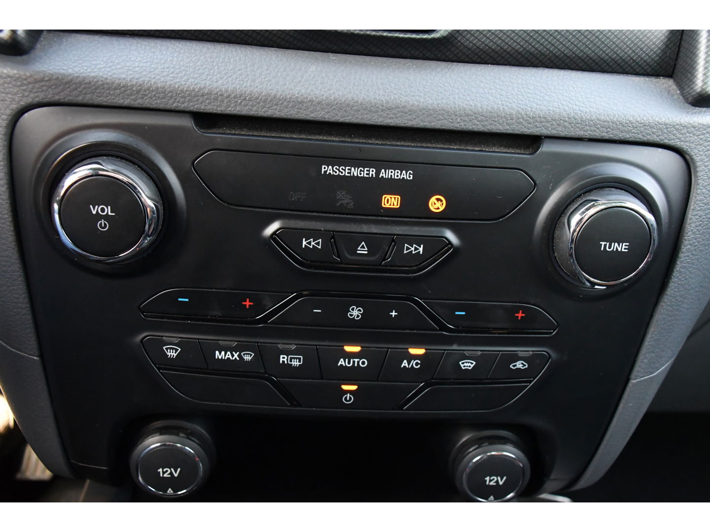 Ford Ranger 3.2 TDCi Wildtrak Supercab Camera, Adaptieve Cruise, 3500kg Trekhaak, Carplay, Automaat, 4x4, Multimedia, Uniek!