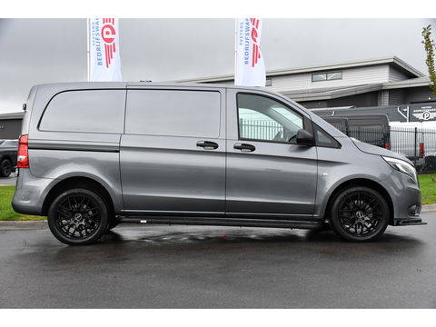 Mercedes-Benz Vito 119 CDI AMG Edition Adaptieve Cruise, Camera, LED, Carplay, 2 x Schuifdeur, Leder, Stoelverwarming, Uniek!