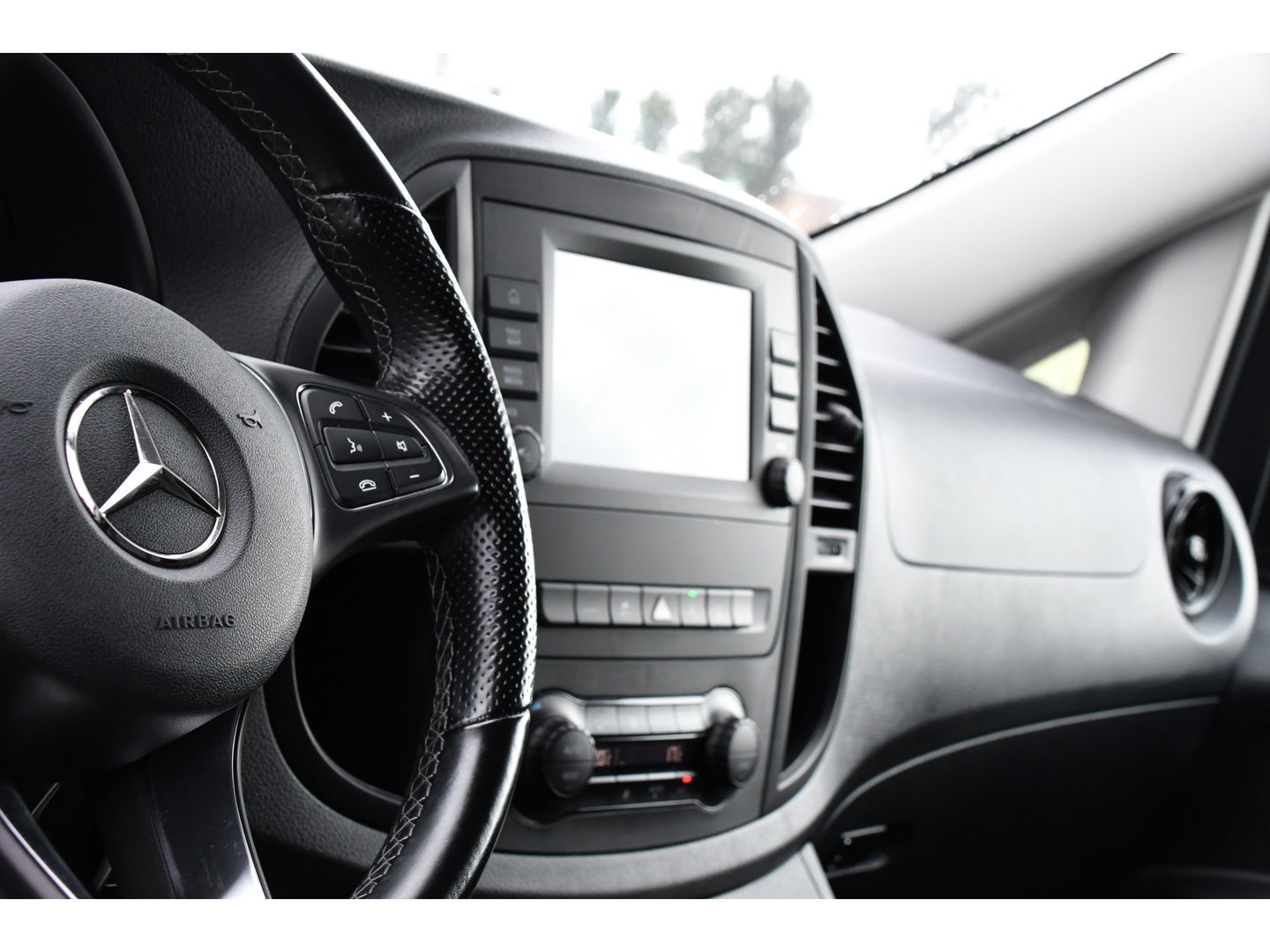 Mercedes-Benz Vito 119 CDI AMG Edition Adaptieve Cruise, Camera, LED, Carplay, 2 x Schuifdeur, Leder, Stoelverwarming, Uniek!