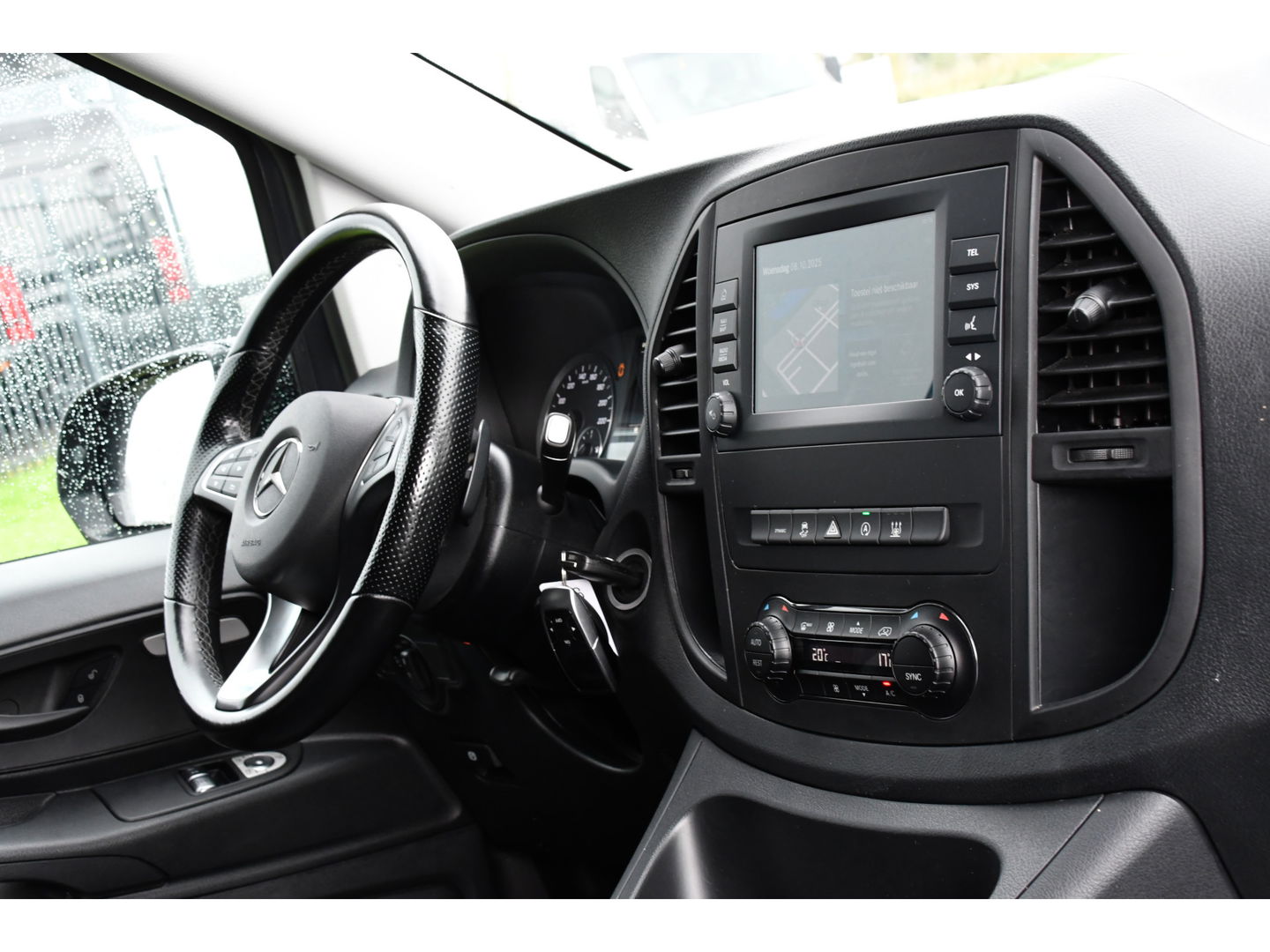 Mercedes-Benz Vito 119 CDI AMG Edition Adaptieve Cruise, Camera, LED, Carplay, 2 x Schuifdeur, Leder, Stoelverwarming, Uniek!