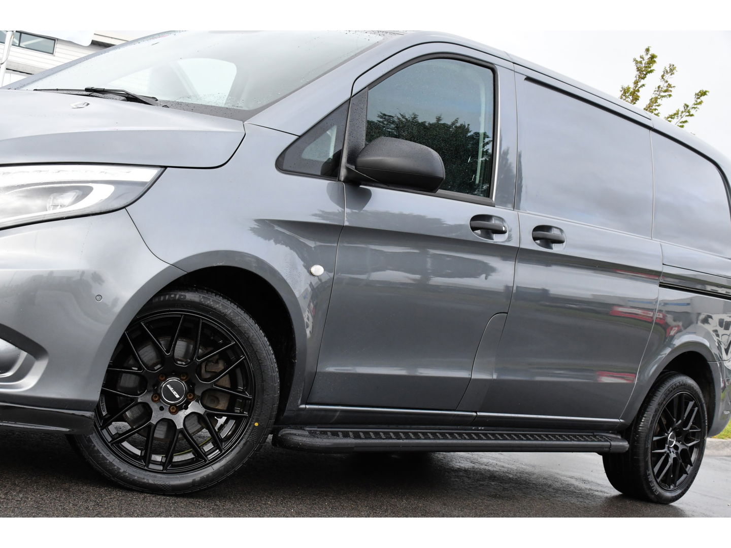 Mercedes-Benz Vito 119 CDI AMG Edition Adaptieve Cruise, Camera, LED, Carplay, 2 x Schuifdeur, Leder, Stoelverwarming, Uniek!