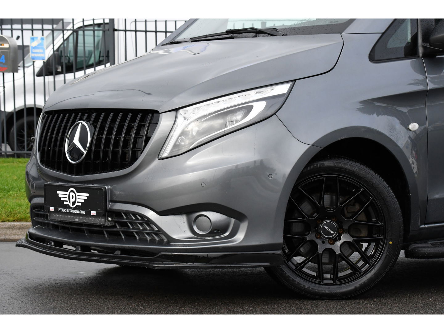 Mercedes-Benz Vito 119 CDI AMG Edition Adaptieve Cruise, Camera, LED, Carplay, 2 x Schuifdeur, Leder, Stoelverwarming, Uniek!