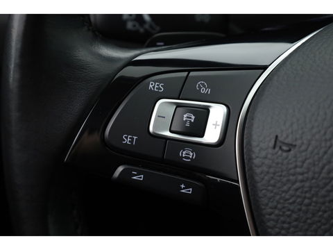 Volkswagen Tiguan 2.0 TDI 4Motion R-Line DSG | Trekhaak | HUD |  Adapt. Cruise | CarPlay | Navi | Stoelverw.