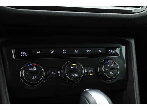 Volkswagen Tiguan 2.0 TDI 4Motion R-Line DSG | Trekhaak | HUD |  Adapt. Cruise | CarPlay | Navi | Stoelverw.