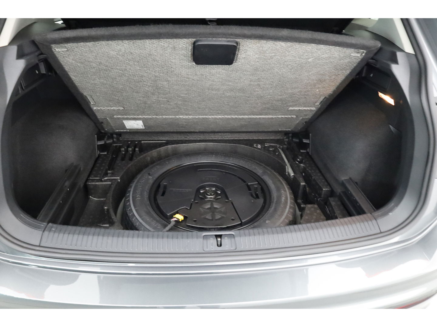 Volkswagen Tiguan 2.0 TDI 4Motion R-Line DSG | Trekhaak | HUD |  Adapt. Cruise | CarPlay | Navi | Stoelverw.