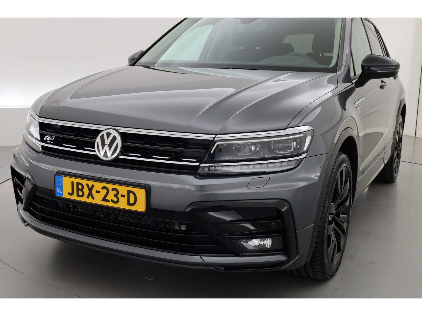 Volkswagen Tiguan 2.0 TDI 4Motion R-Line DSG | Trekhaak | HUD |  Adapt. Cruise | CarPlay | Navi | Stoelverw.