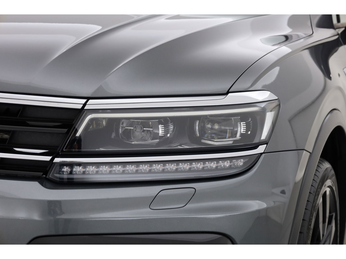 Volkswagen Tiguan 2.0 TDI 4Motion R-Line DSG | Trekhaak | HUD |  Adapt. Cruise | CarPlay | Navi | Stoelverw.