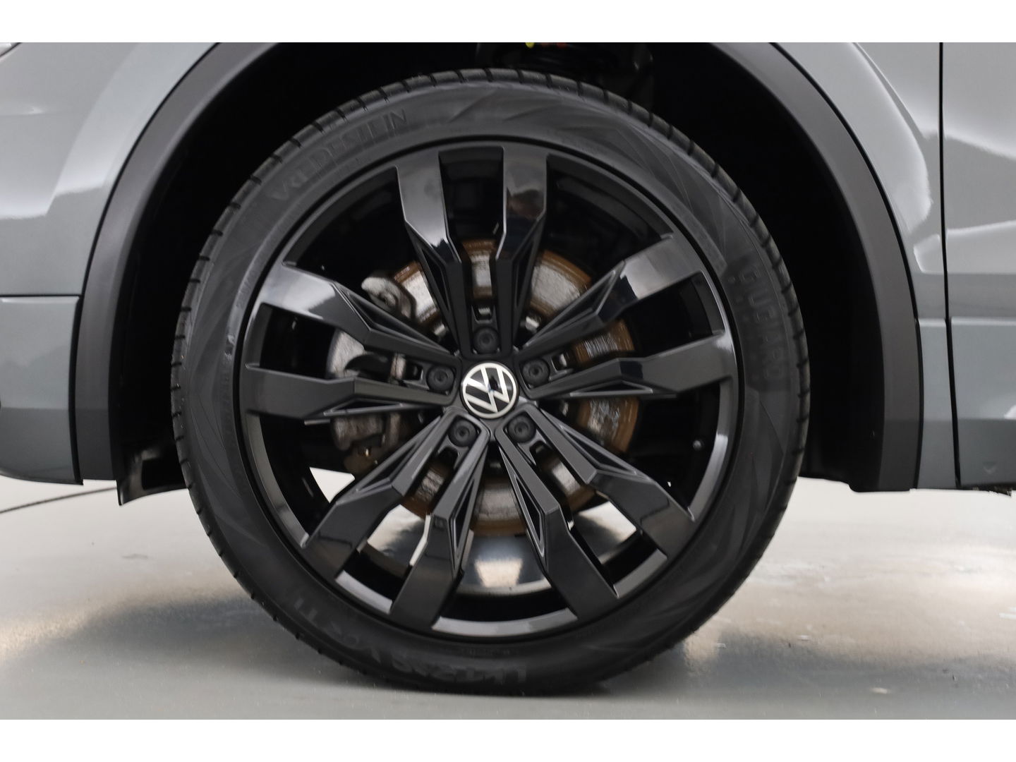 Volkswagen Tiguan 2.0 TDI 4Motion R-Line DSG | Trekhaak | HUD |  Adapt. Cruise | CarPlay | Navi | Stoelverw.