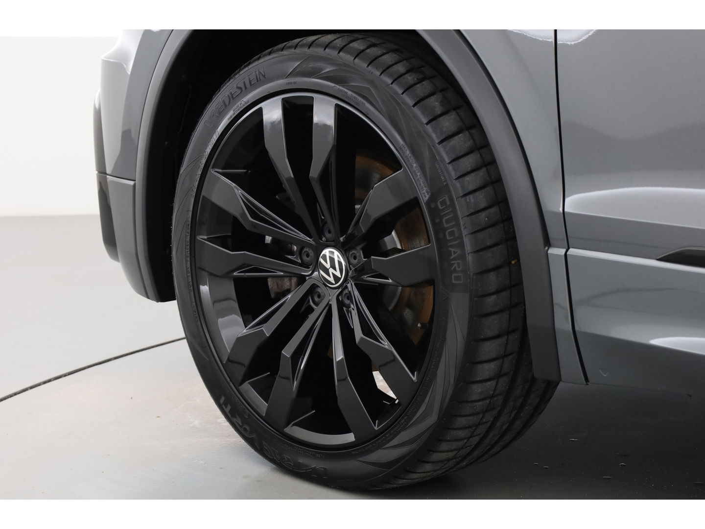 Volkswagen Tiguan 2.0 TDI 4Motion R-Line DSG | Trekhaak | HUD |  Adapt. Cruise | CarPlay | Navi | Stoelverw.