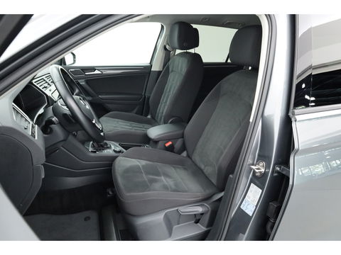 Volkswagen Tiguan 2.0 TDI 4Motion R-Line DSG | Trekhaak | HUD |  Adapt. Cruise | CarPlay | Navi | Stoelverw.