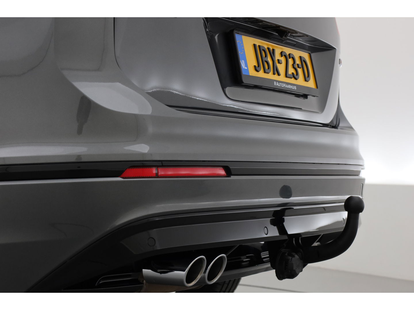 Volkswagen Tiguan 2.0 TDI 4Motion R-Line DSG | Trekhaak | HUD |  Adapt. Cruise | CarPlay | Navi | Stoelverw.