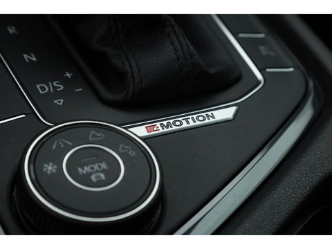 Volkswagen Tiguan 2.0 TDI 4Motion R-Line DSG | Trekhaak | HUD |  Adapt. Cruise | CarPlay | Navi | Stoelverw.