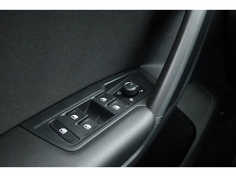 Volkswagen Tiguan 2.0 TDI 4Motion R-Line DSG | Trekhaak | HUD |  Adapt. Cruise | CarPlay | Navi | Stoelverw.