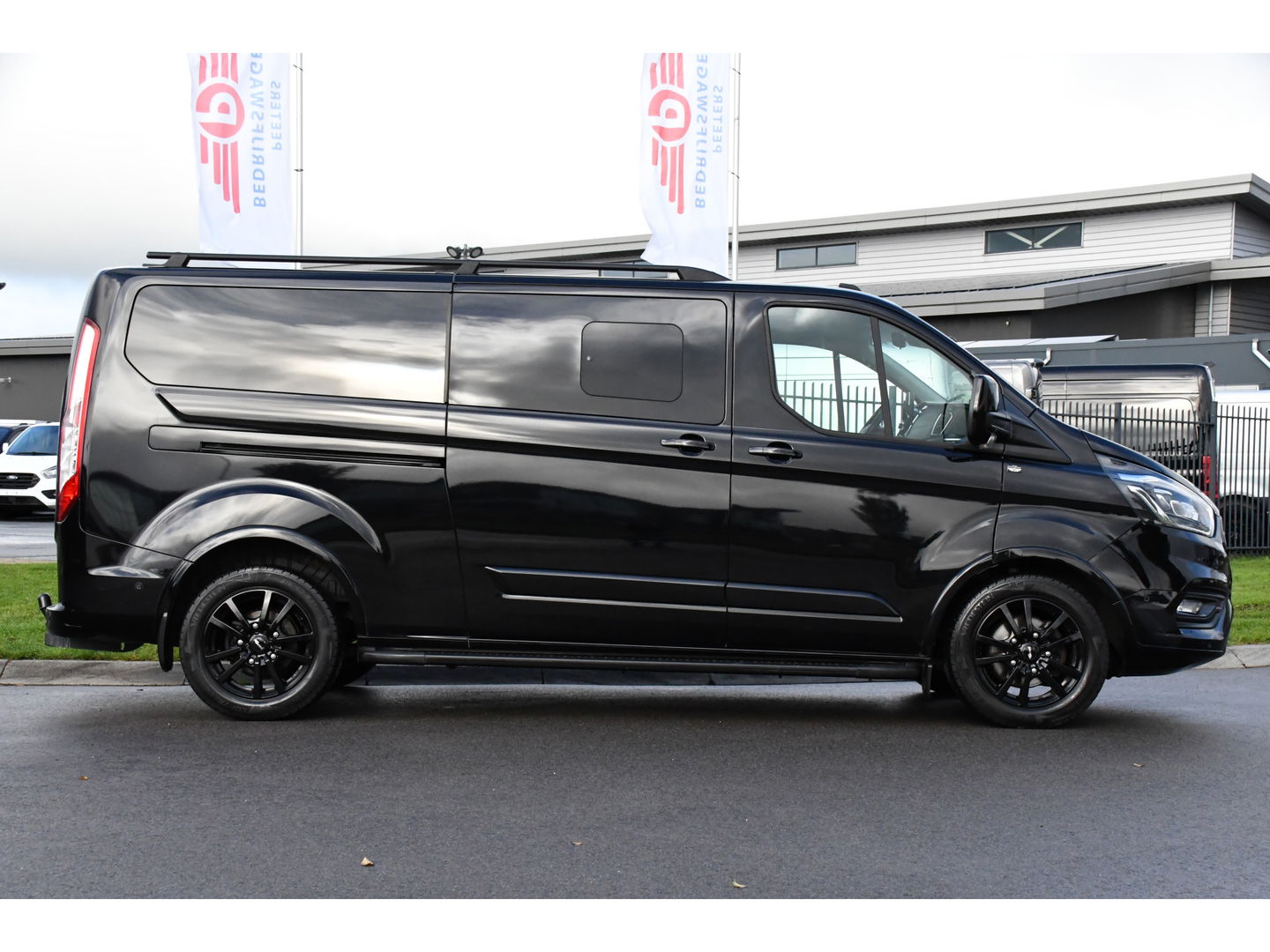 Ford Transit Custom 320 2.0 TDCI L2H1 Tourneo Adaptieve Cruise, 8 Persoons, Camera, 185pk, Carplay, Xenon, Leder, Full Options!