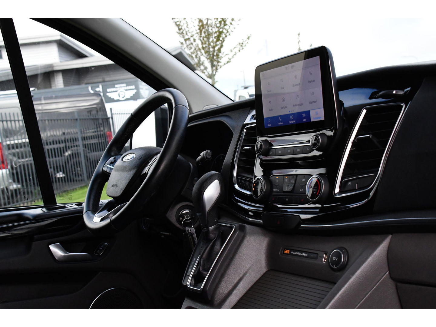 Ford Transit Custom 320 2.0 TDCI L2H1 Tourneo Adaptieve Cruise, 8 Persoons, Camera, 185pk, Carplay, Xenon, Leder, Full Options!